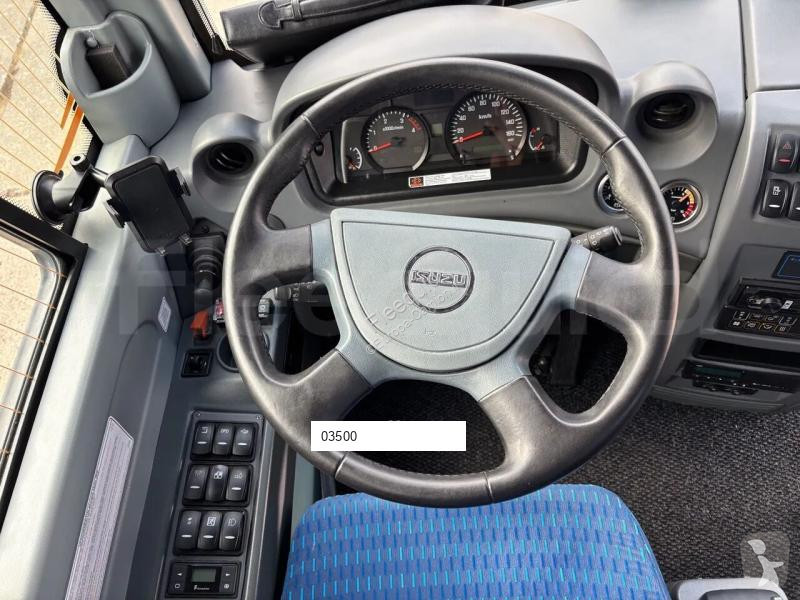 Rutebil Isuzu Novo