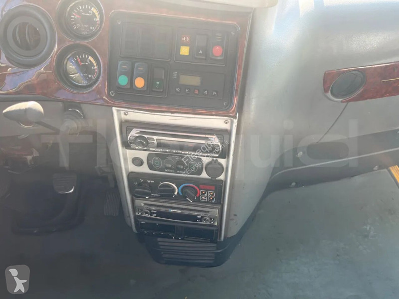 حافلة Isuzu