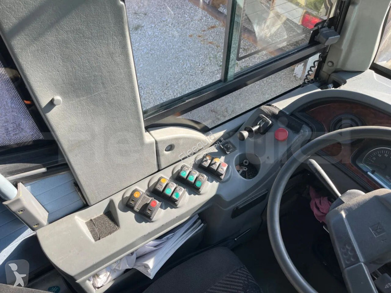 حافلة Isuzu