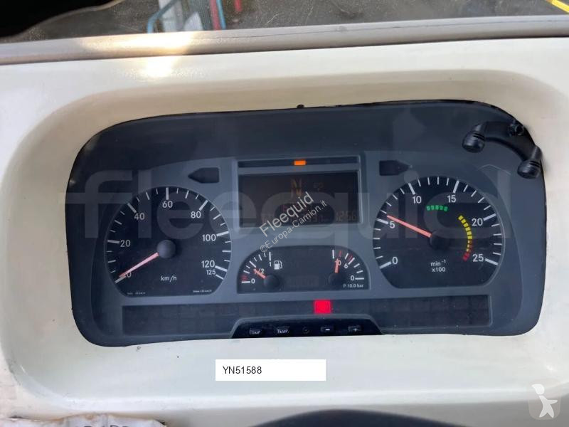 Autobus Mercedes Noge