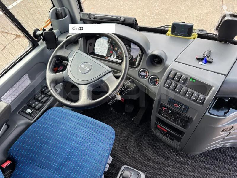 Rutebil Isuzu Novo