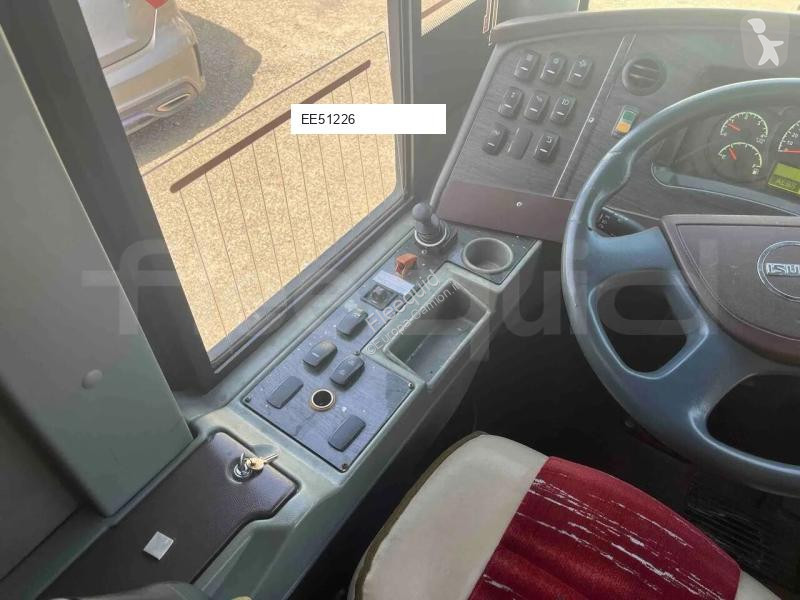 حافلة Isuzu Visigo