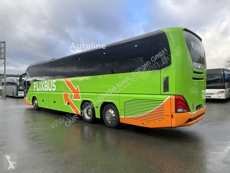 حافلة Neoplan L