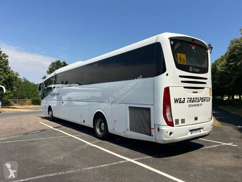 Междуградски автобус Irizar