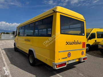 Училищен автобус Mercedes