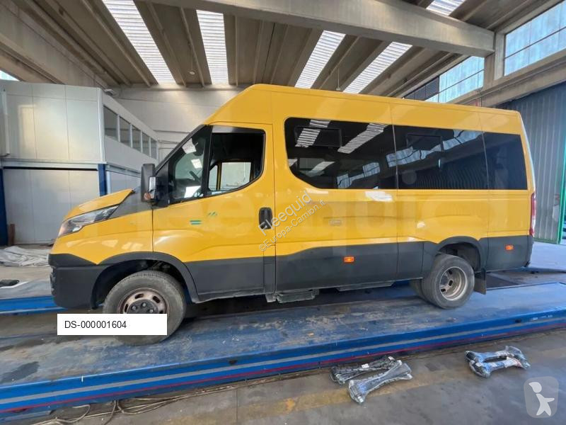 Ônibus viagem Iveco Daily