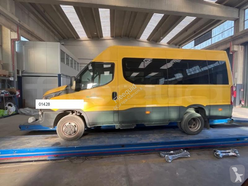Iveco Daily coach