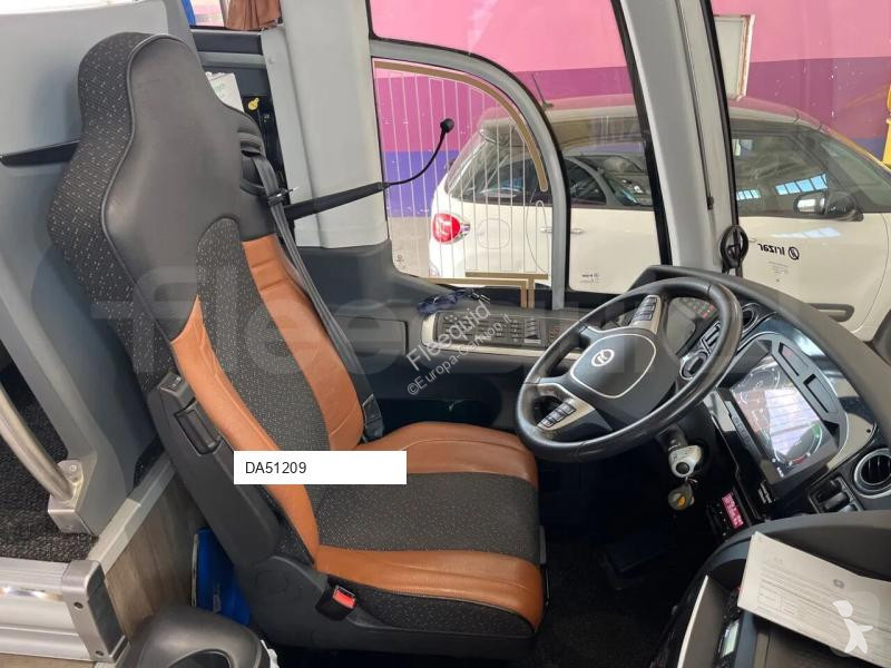 Междуградски автобус Irizar i6