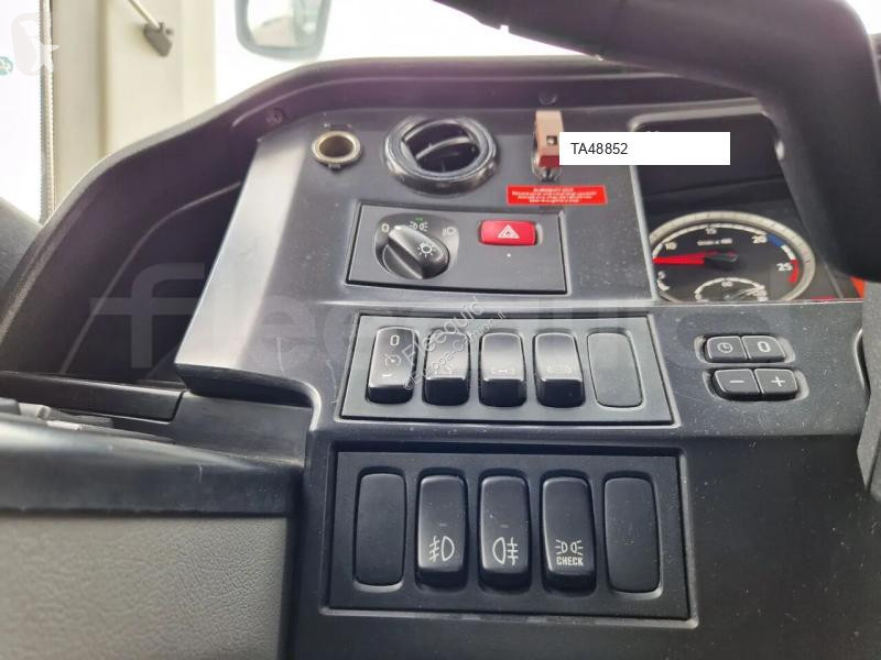 Междуградски автобус Scania Touring HD