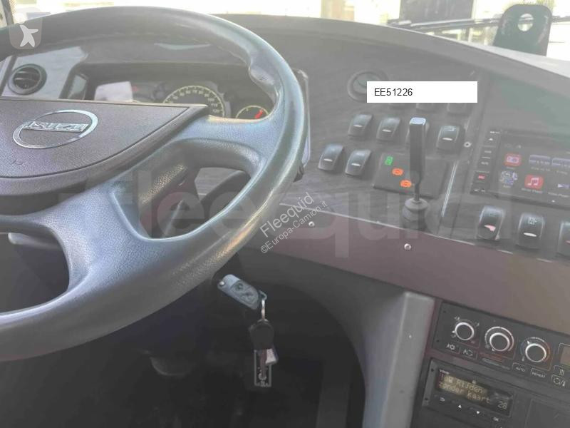 حافلة Isuzu Visigo