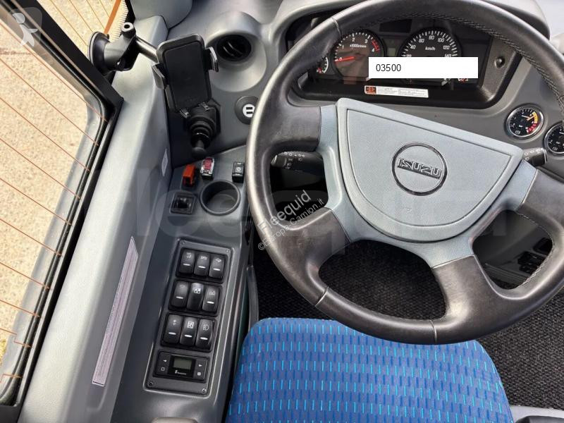Rutebil Isuzu Novo