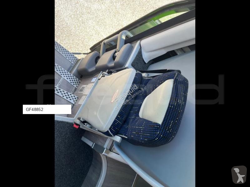 Междуградски автобус Irizar i6