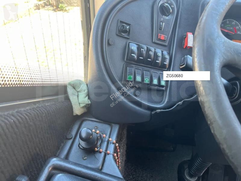 Междуградски автобус Volvo B12