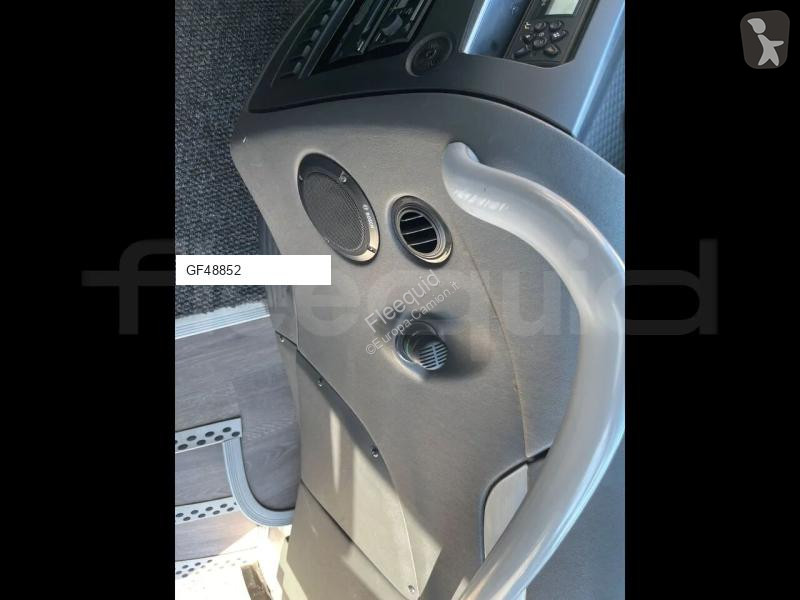 Междуградски автобус Irizar i6