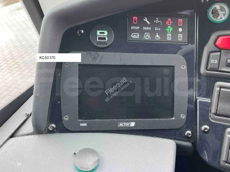 Междуградски автобус Irizar i6