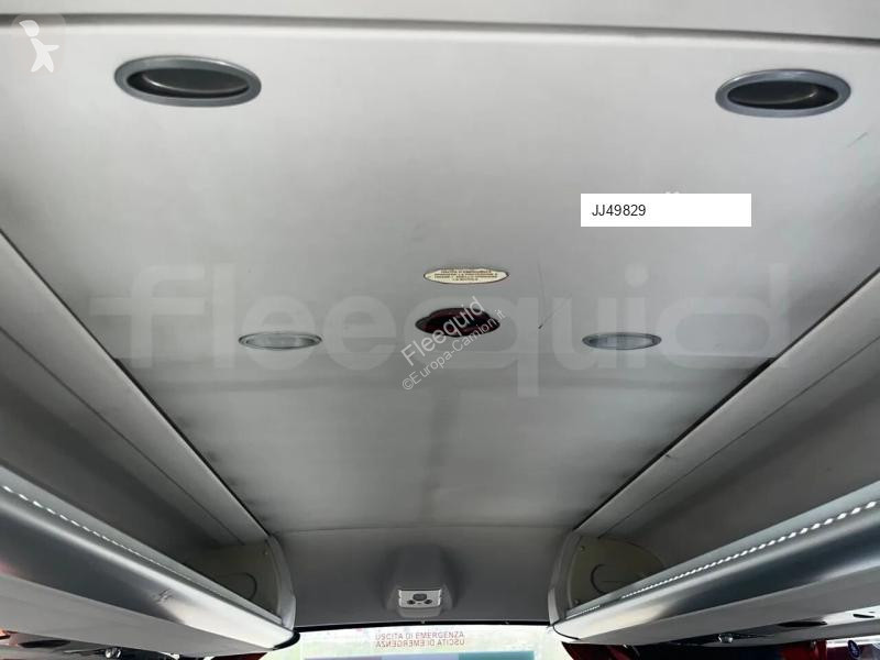 Междуградски автобус Irizar i6