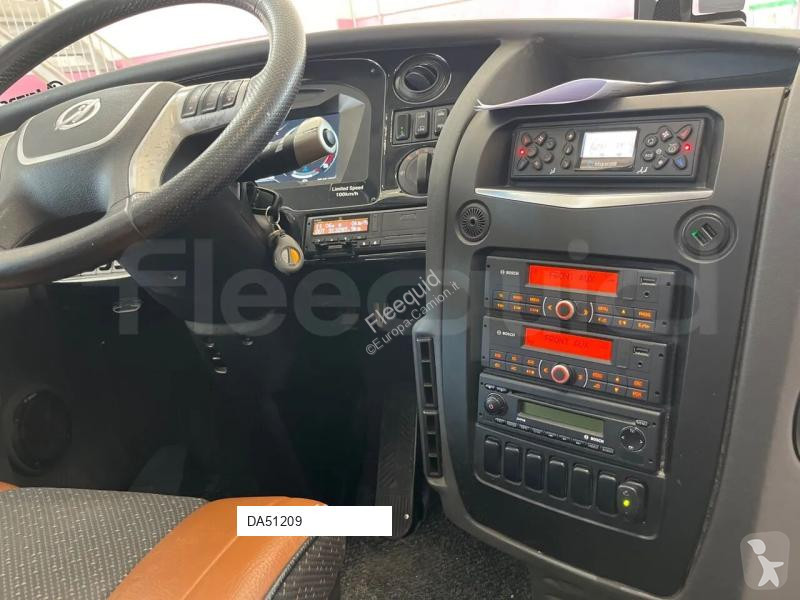 Междуградски автобус Irizar i6