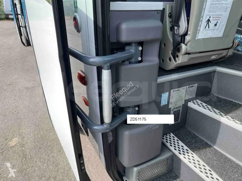 Междуградски автобус Irizar i6