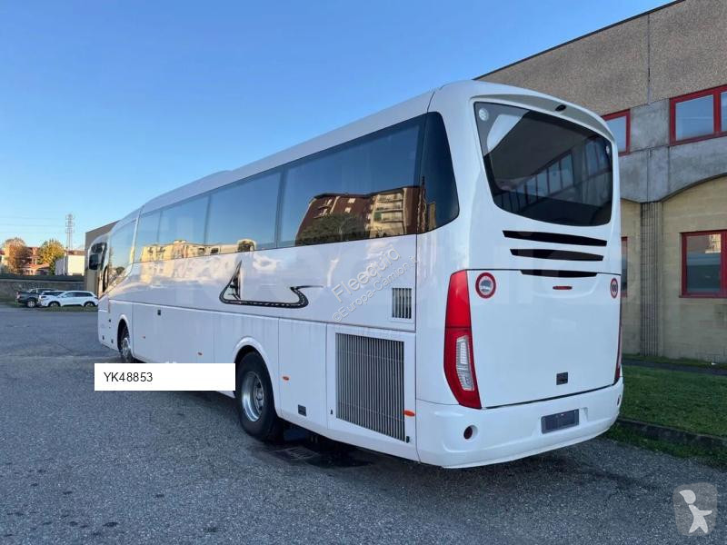 Междуградски автобус Irizar i6