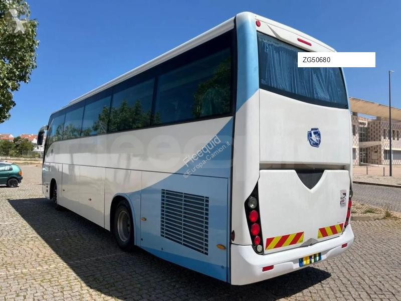 Междуградски автобус Volvo B12
