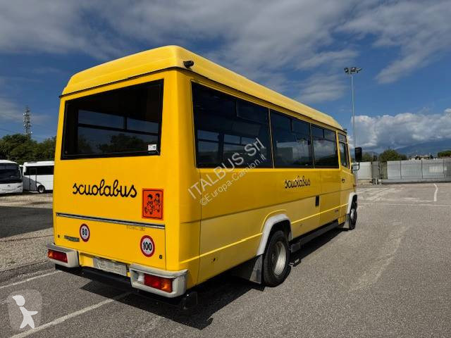 Междуградски автобус Mercedes 614 DF