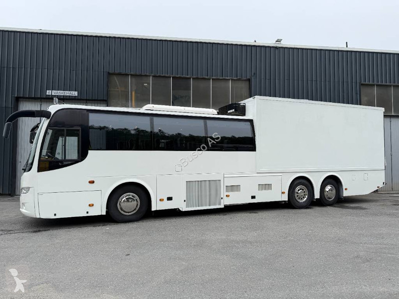 Távolsági autóbusz Volvo B12M Kombi