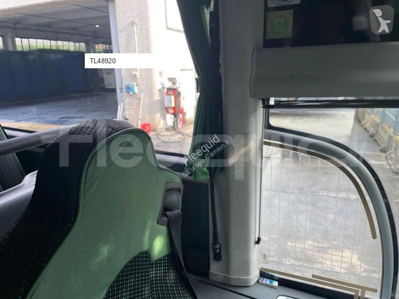Междуградски автобус Irizar i6