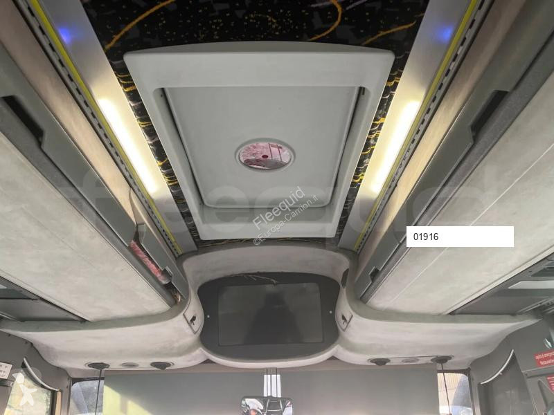 Iveco 389 coach