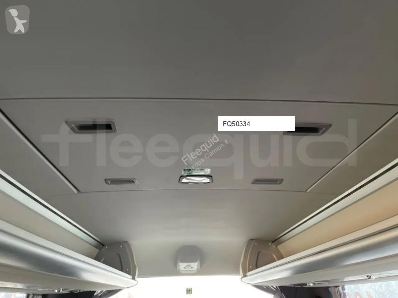 Междуградски автобус Irizar i6