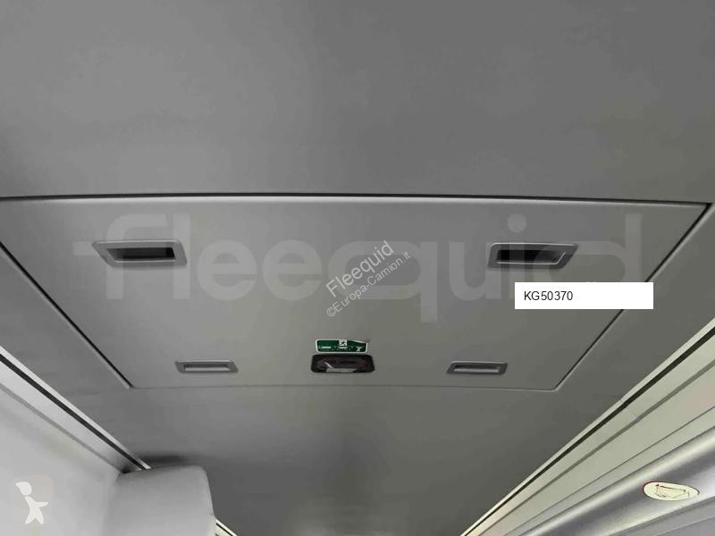 Междуградски автобус Irizar i6