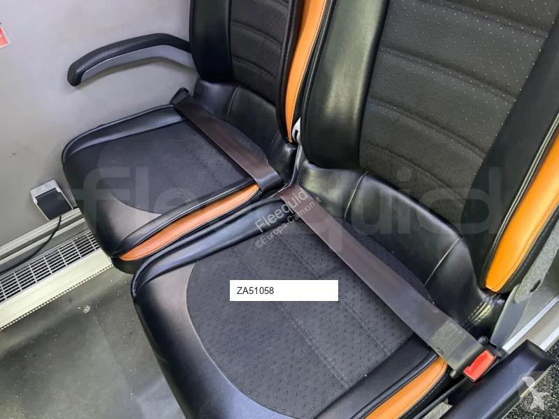 Междуградски автобус Scania Atomic