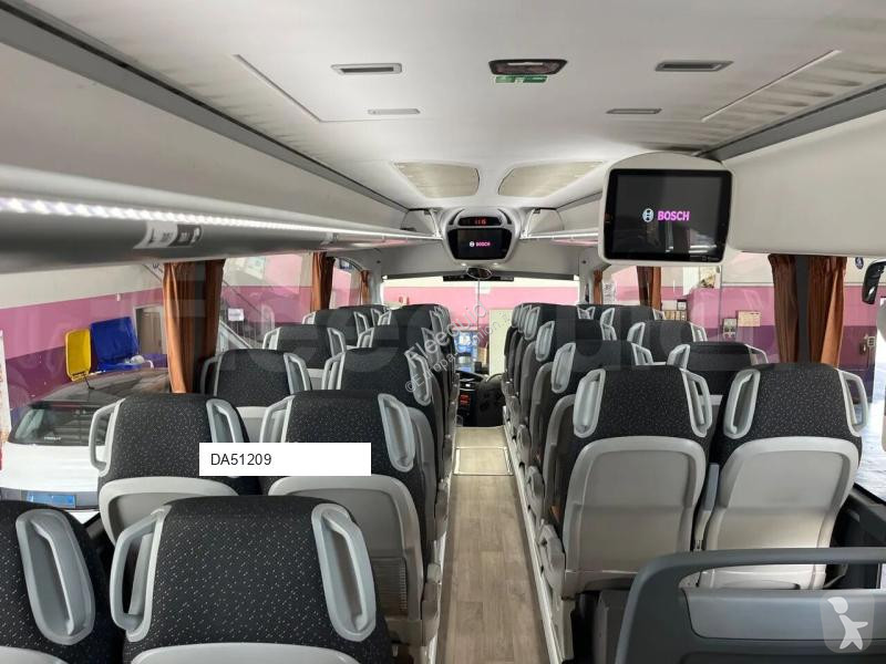Междуградски автобус Irizar i6