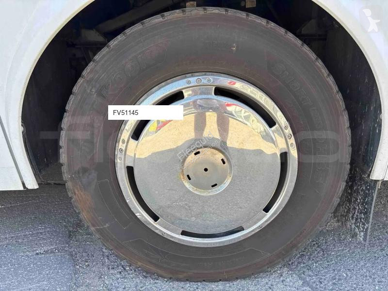 Autobus Isuzu Novo