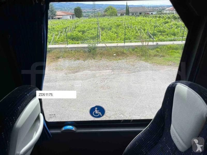 Междуградски автобус Irizar i6