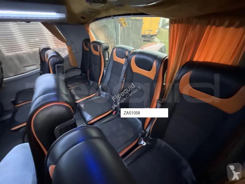 Междуградски автобус Scania Atomic