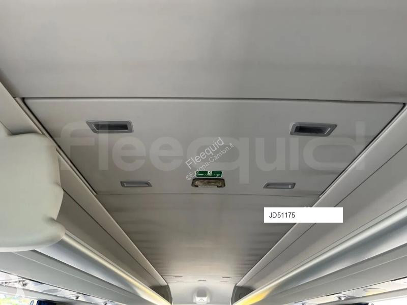 Междуградски автобус Irizar i6