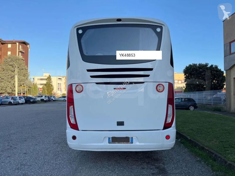 Междуградски автобус Irizar i6