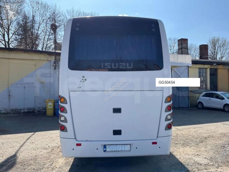 حافلة Isuzu