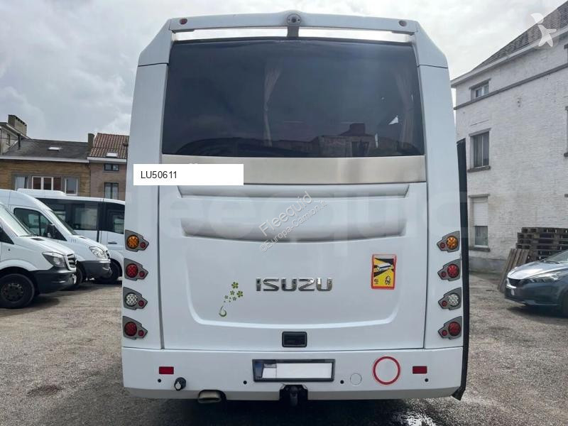 Autobus Isuzu Visigo