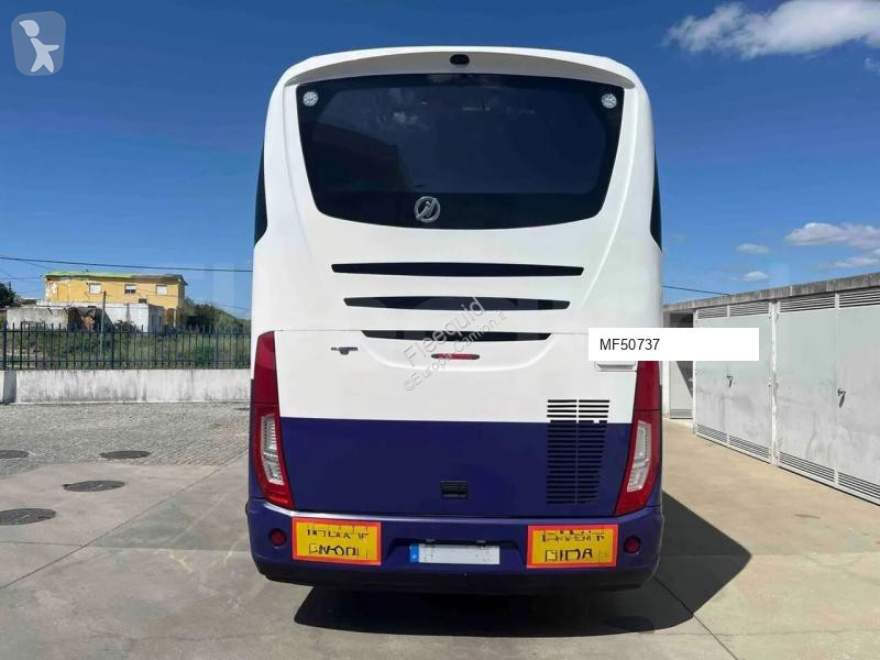 حافلة Mercedes i6