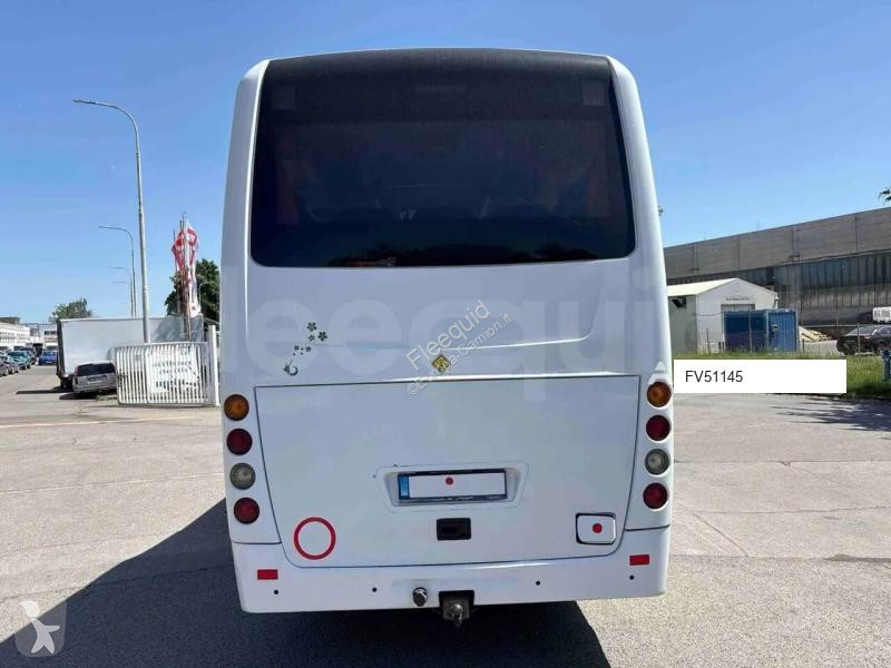 Autobus Isuzu Novo