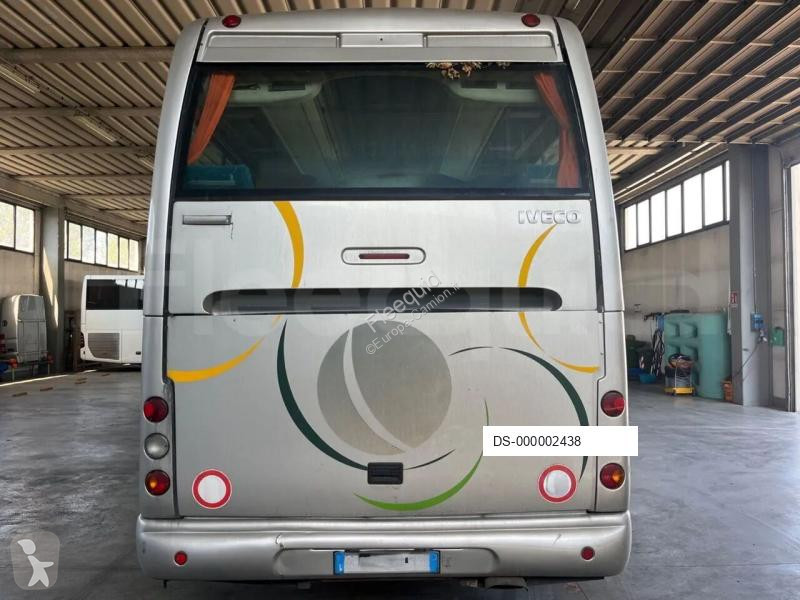 Ônibus viagem Iveco Domino