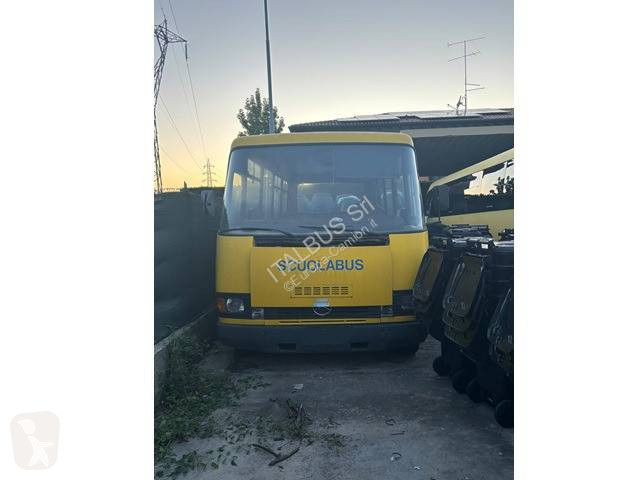 حافلة Mercedes 711 D