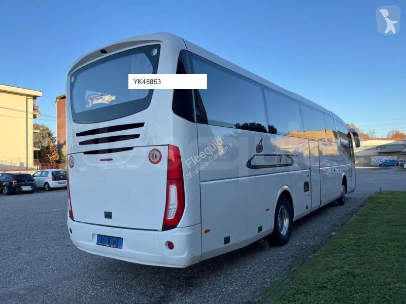 Междуградски автобус Irizar i6