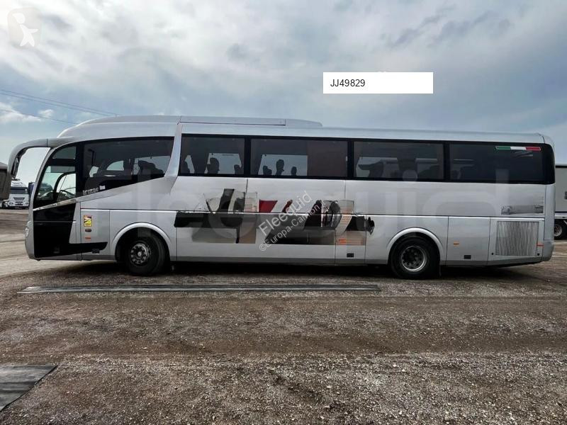 Междуградски автобус Irizar i6