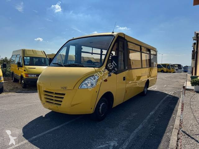 Междуградски автобус Iveco 65 C CACCIAMALI
