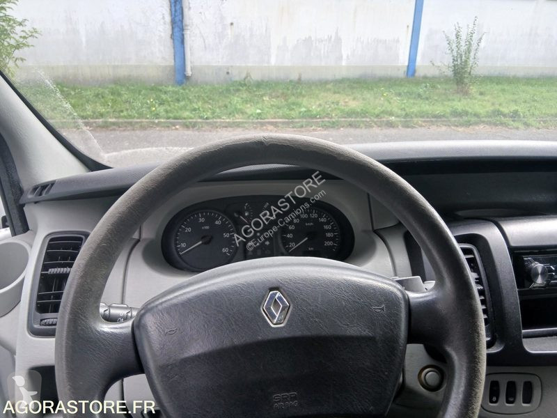 Autocar Renault TRAFIC
