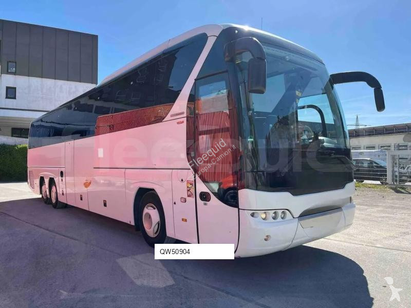Междуградски автобус Neoplan