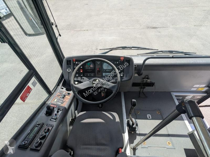 حافلة MAN  SU220