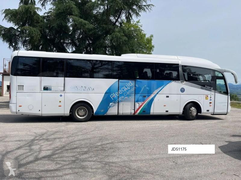 Междуградски автобус Irizar i6